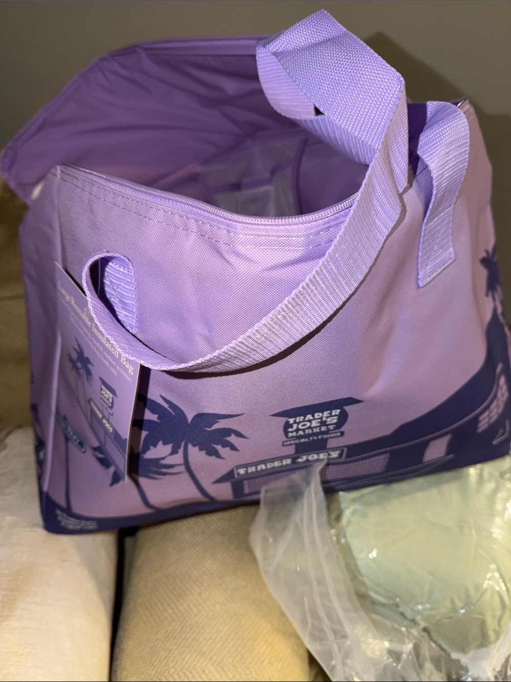 Huge NWT Warm/Cold Trader Joe’s Shopper in Lavender Reusable Tote Bag Zip Top